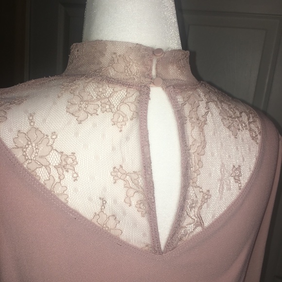 Leith XS Dusty Rose Lace Long Bell Sleeve Blouse - Picture 9 of 9
